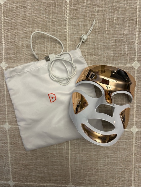 Dr Dennis Gross Other - Dr Dennis Gross DRx SpectraLite FaceWare Pro 3-Minute LED Mask